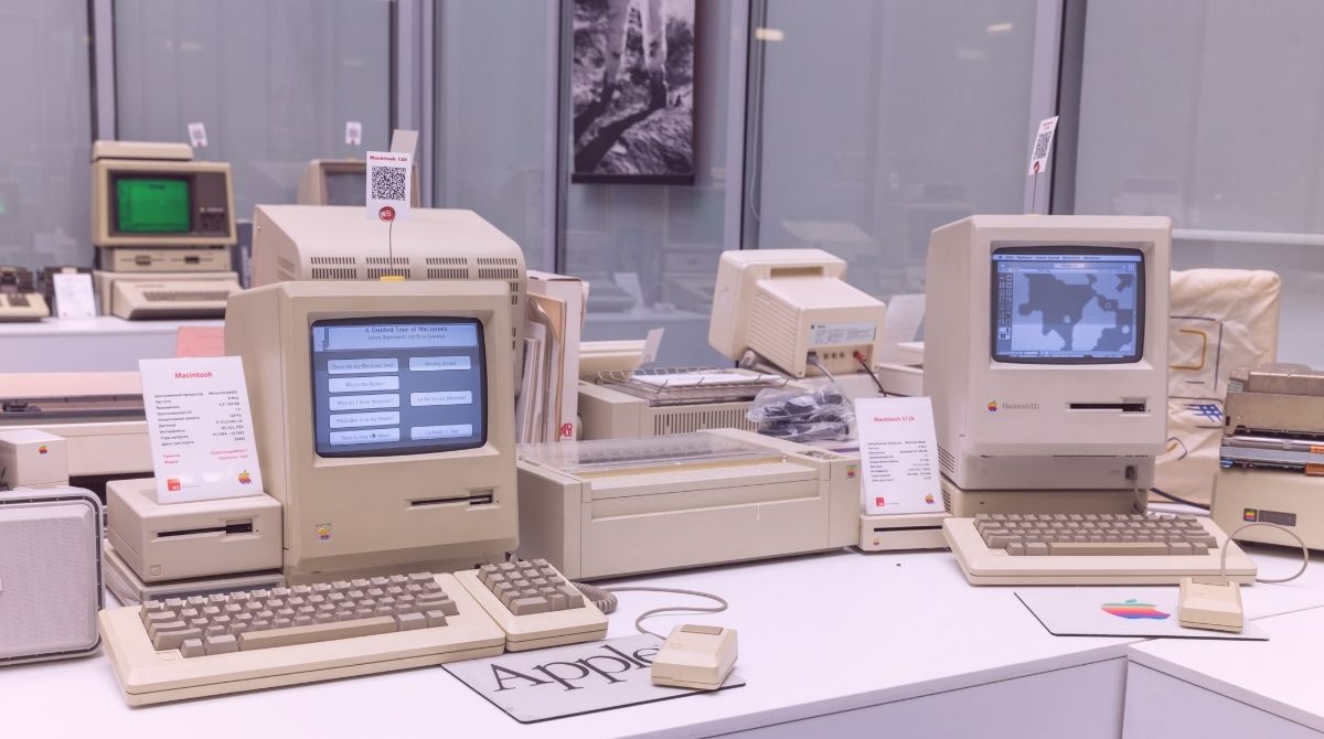 Ícone da revolução digital: Macintosh completa 40 anos